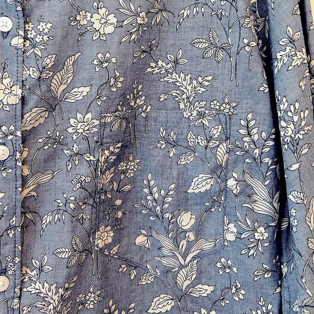 OLD NAVY FLORAL CHAMBRAY BLUE SHIRT - Picture 5 of 7